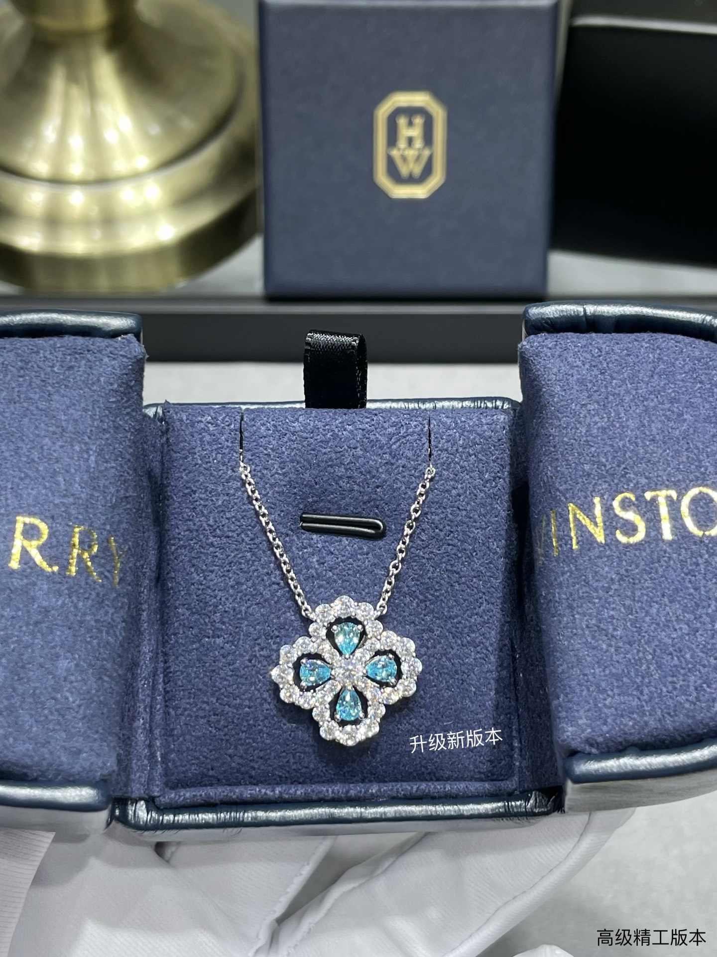  V金材质 （蓝钻）海瑞温斯顿满钻四叶草项链# Diamond Links系列钻石项链，她的一颦一笑，优