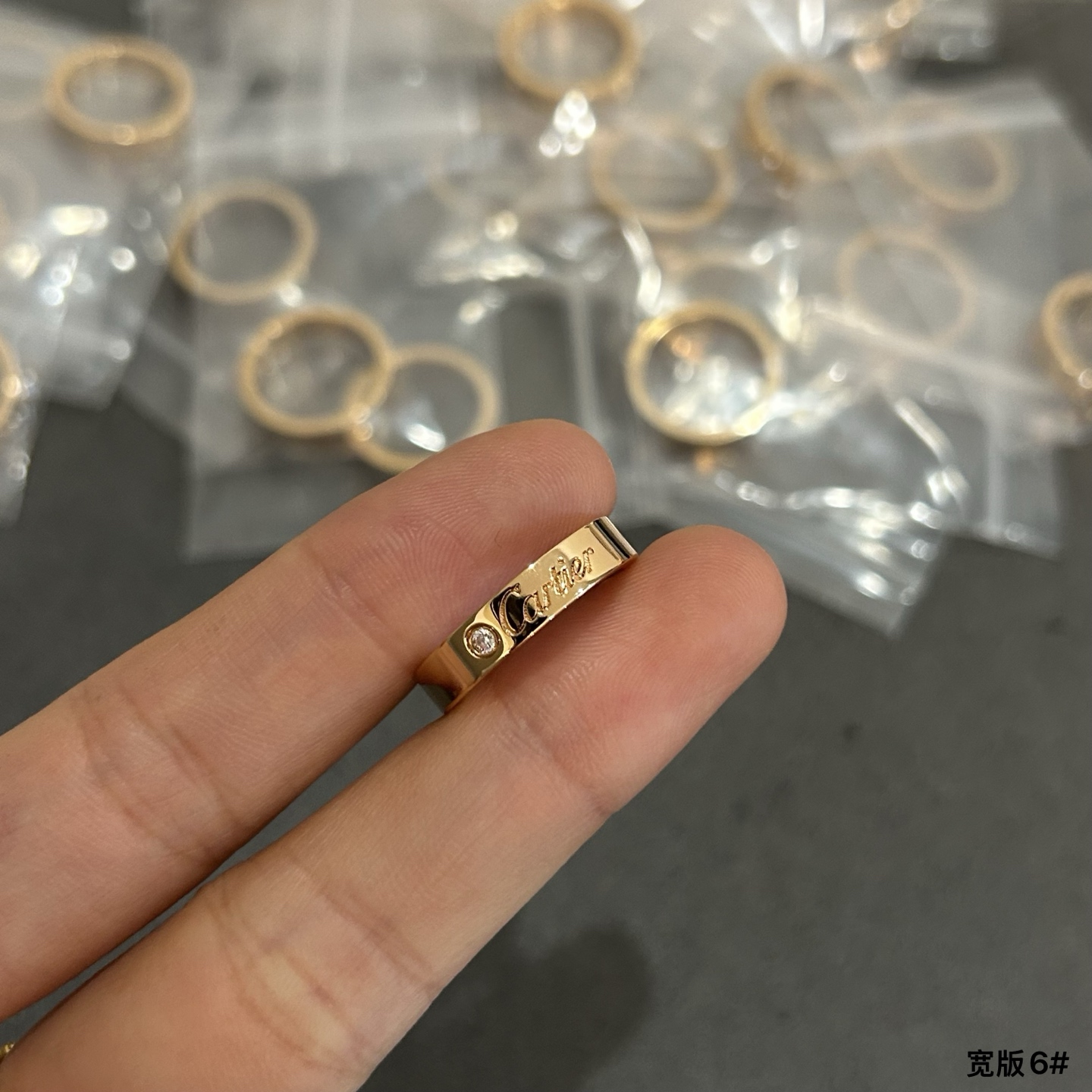  卡地亚宽版英文戒指到货了，
