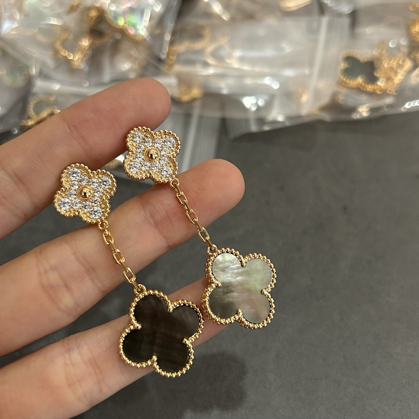  vca四叶二花灰➕钻耳环到货了，