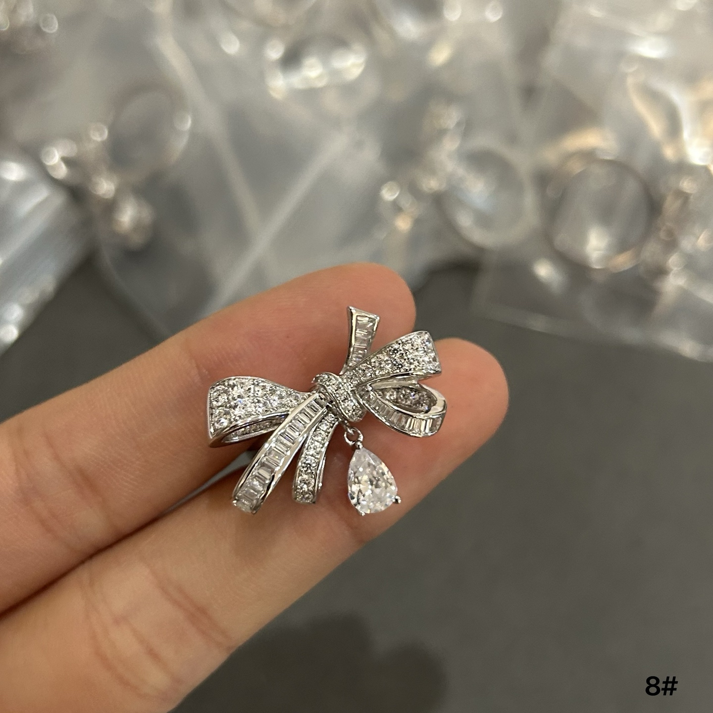  格拉芙蝴蝶水滴戒指到货了，