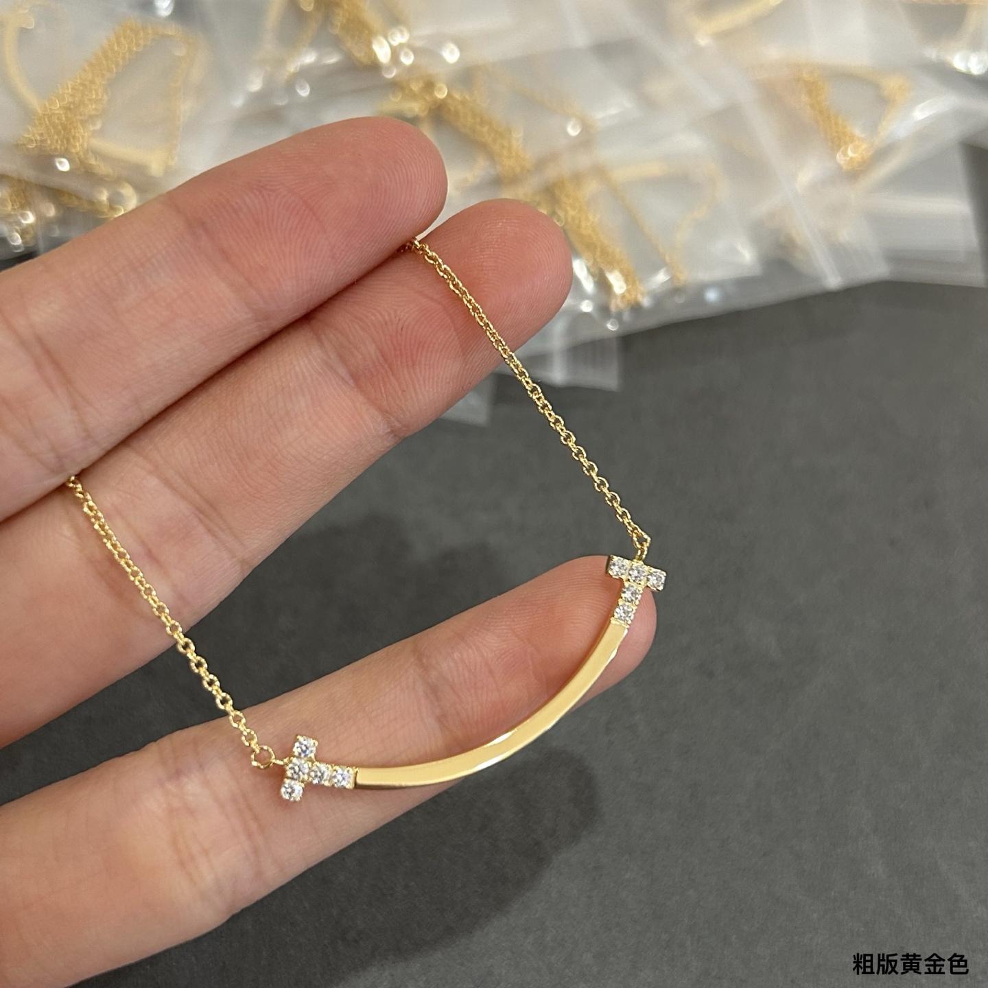  蒂芙尼粗版两边带钻笑脸项链到货了，