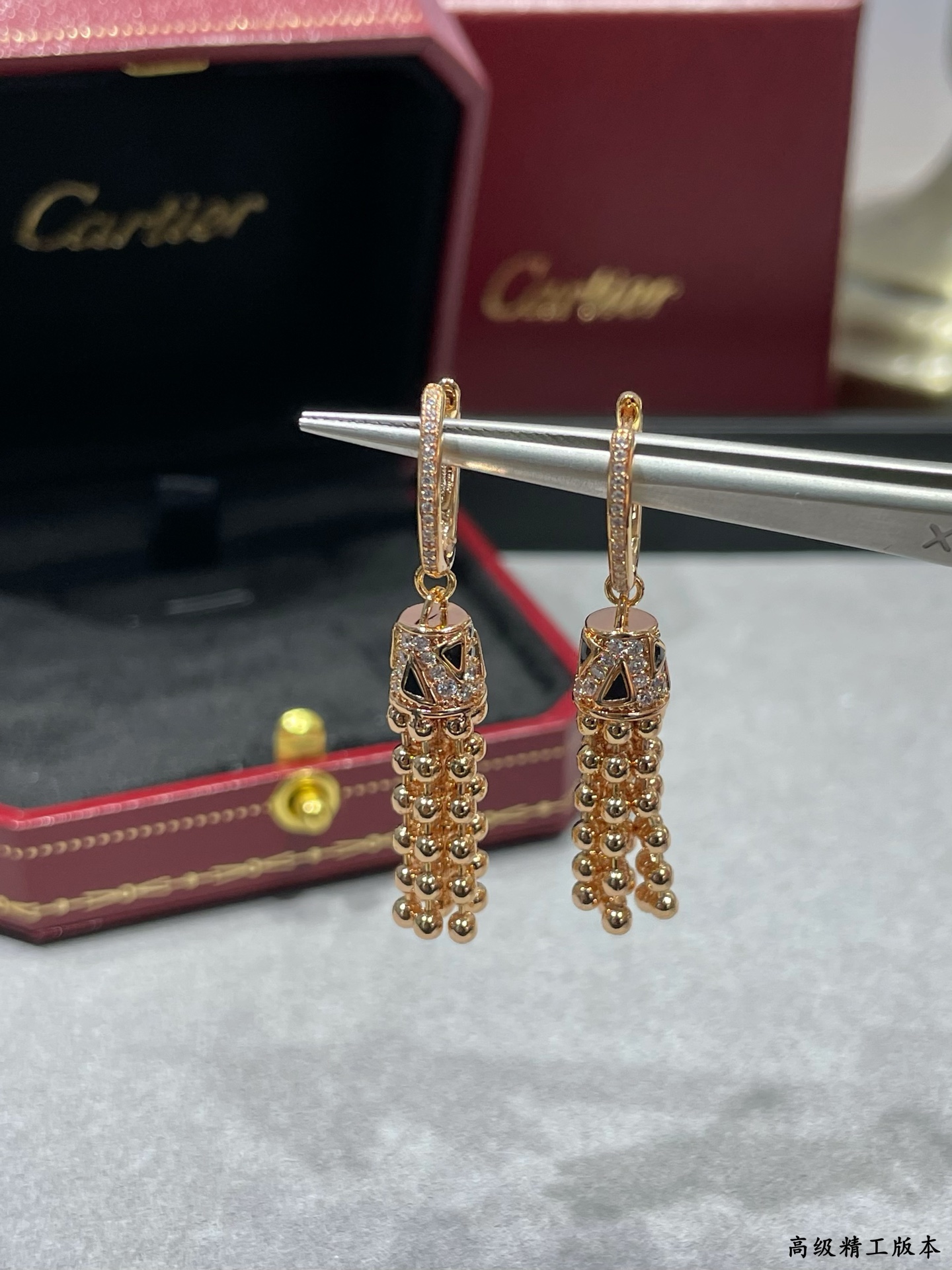  v金材质   卡地亚流苏斑点耳环，超霸气🌟 每个产品 老师傅精雕细刻 呈现出最完美的产品！绝对毒物级别