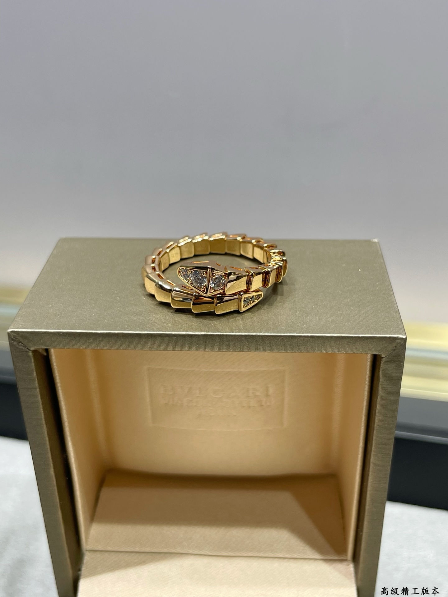  V金材质   高级版。码数5678。宝格丽窄版单圈头尾钻蛇戒指💍，真香系列... 实物简单大方，价格美