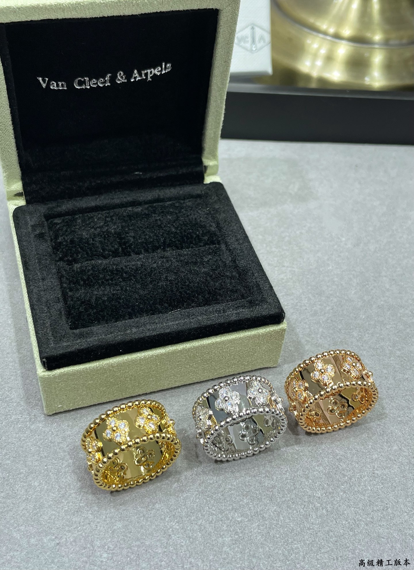  V金镀咪金   码数5678。VCA宽版万花筒戒指💍正品开版 专柜版本高大上💸真实细节呈现💏🎶钉位细腻
