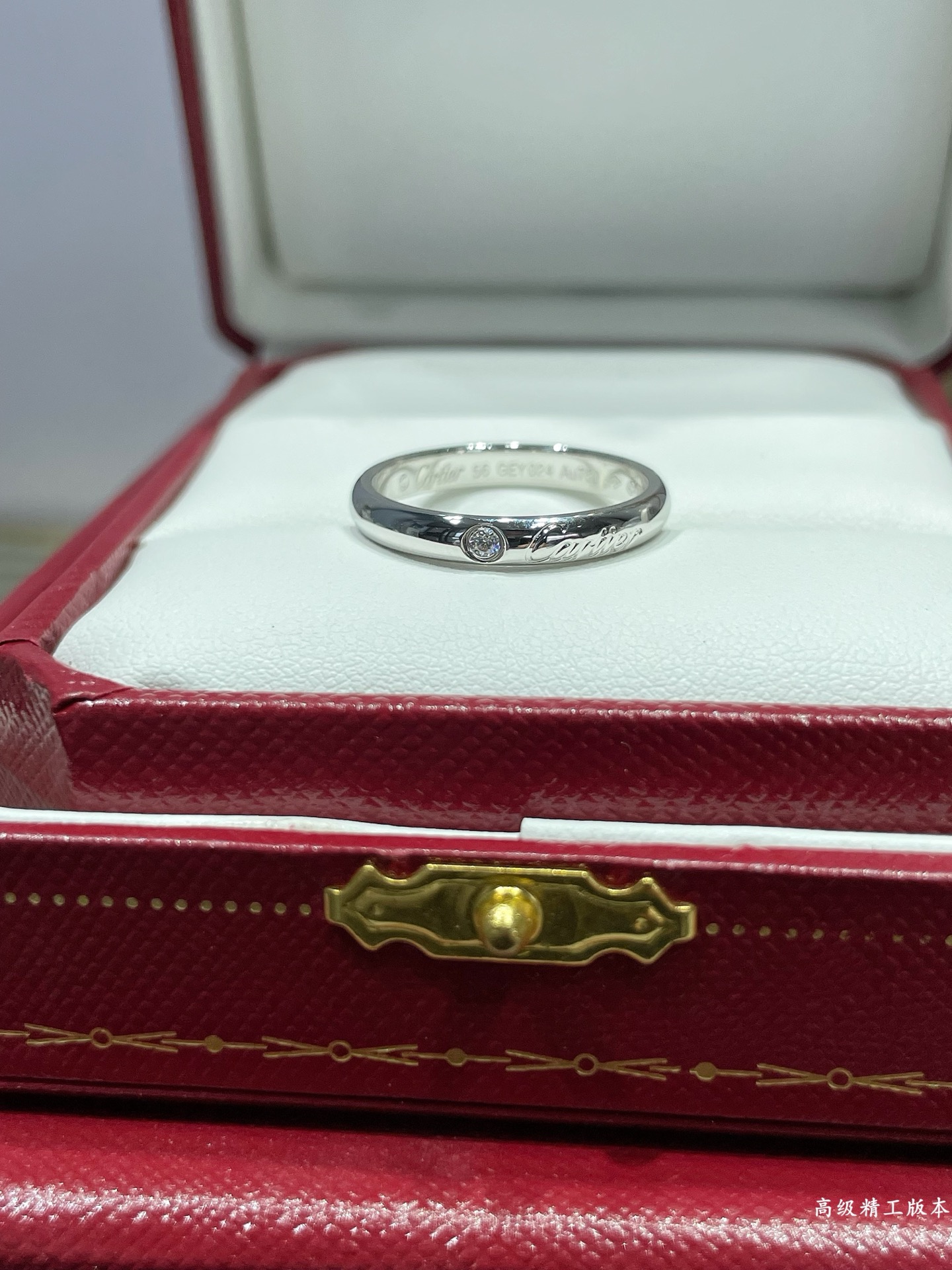  V金材质 。卡地亚英文戒指（圆润版）💍 码数：56789。最受欢迎的一款戒指💍💋💄 永恒经典 近年来很