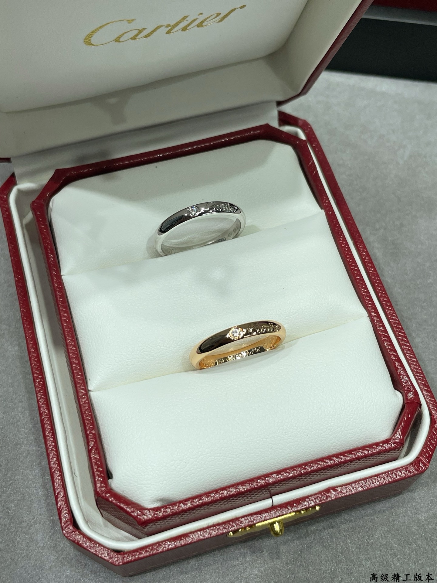  V金材质 。卡地亚英文戒指（圆润版）💍 码数：56789。最受欢迎的一款戒指💍💋💄 永恒经典 近年来很