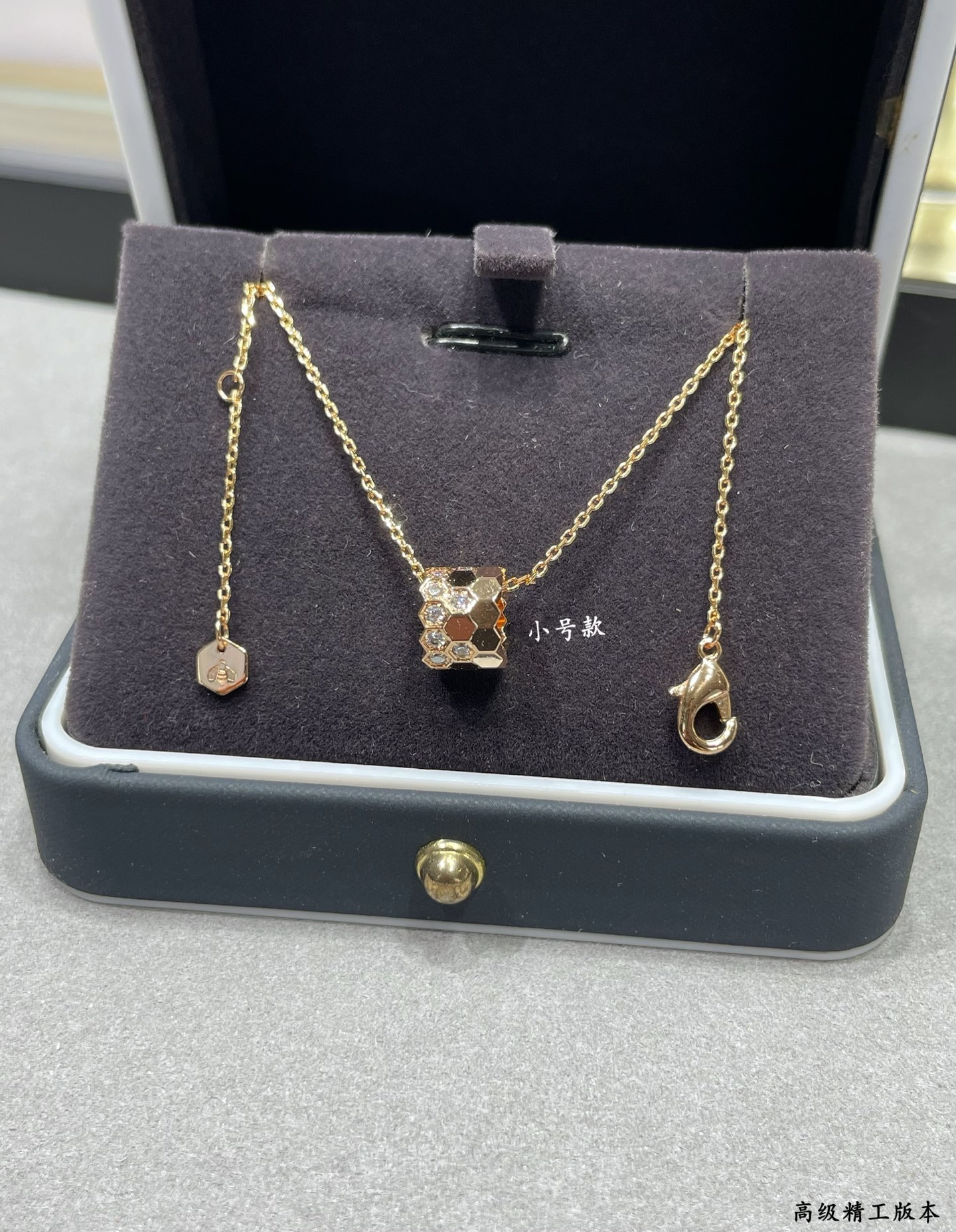  V金材质   ♥️ 尚美小号圆形蜂窝项链，（叠戴效果更美）奢侈 😍高端定制✨沿用蜂窝Bee My Lo