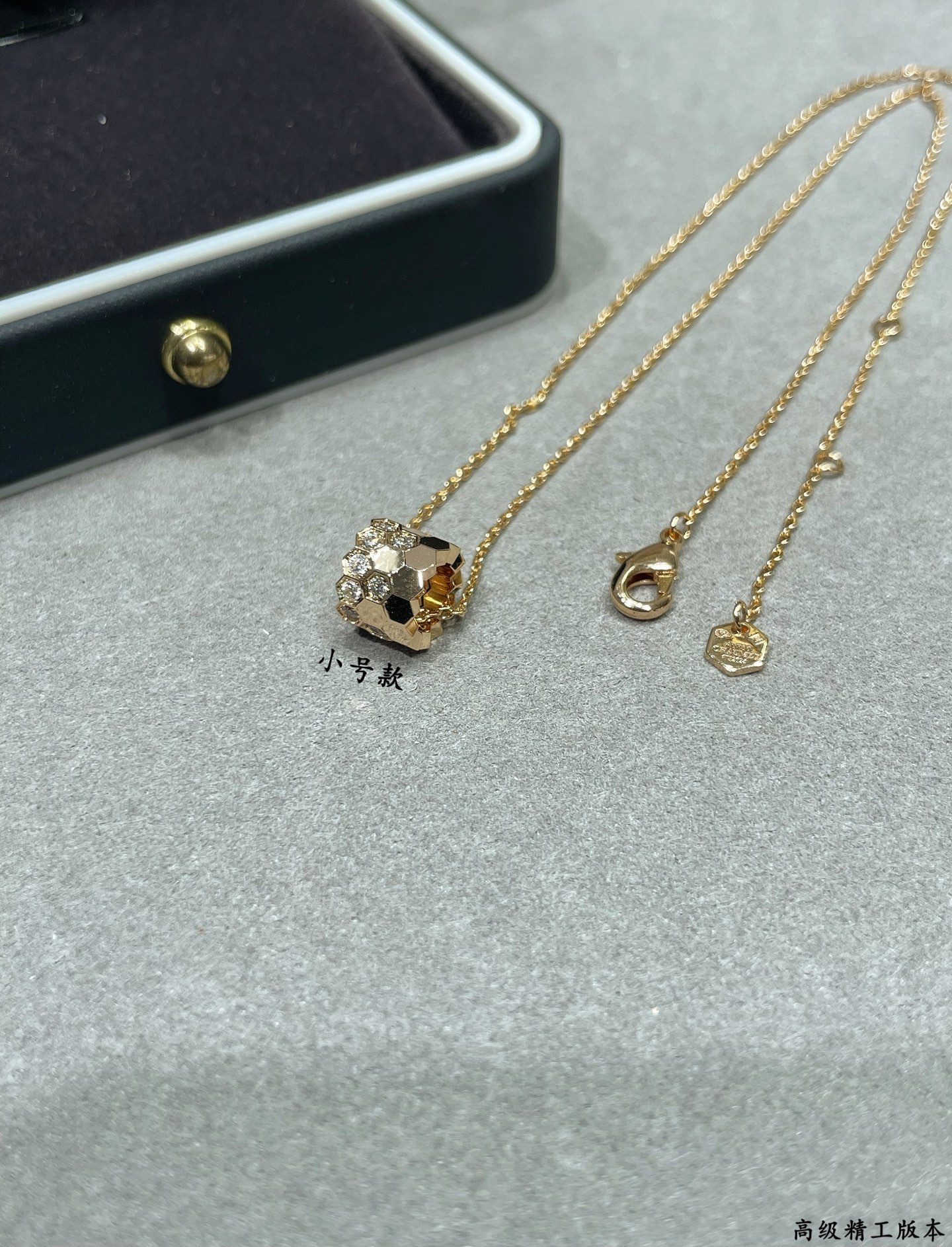  V金材质   ♥️ 尚美小号圆形蜂窝项链，（叠戴效果更美）奢侈 😍高端定制✨沿用蜂窝Bee My Lo