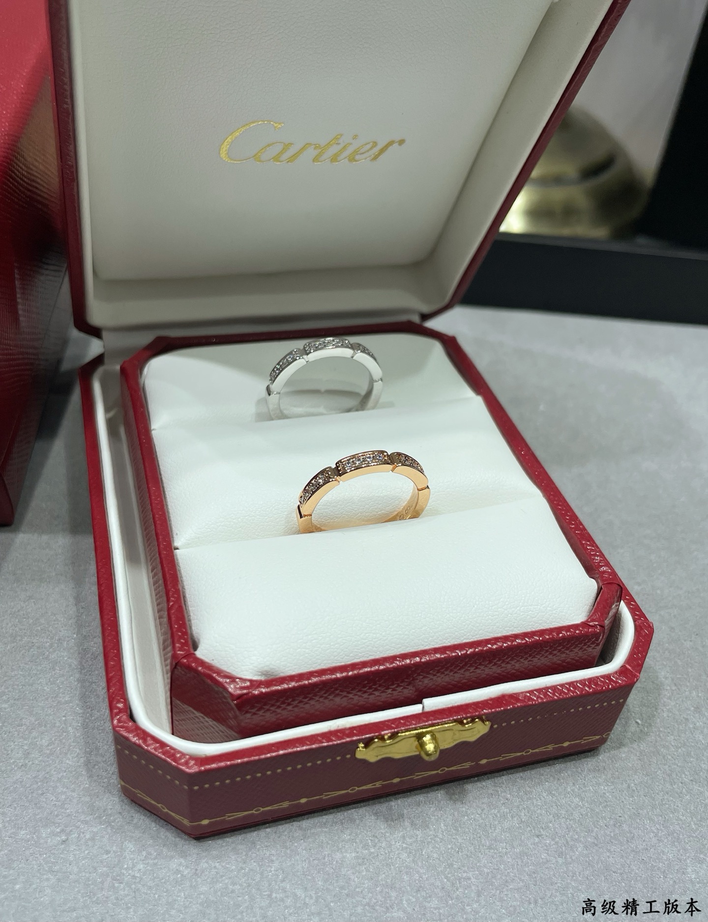  V金材质 。卡地亚猎豹系列七格半钻戒指💍 码数：5678。最受欢迎的一款戒指💍💋💄 永恒经典 近年来很
