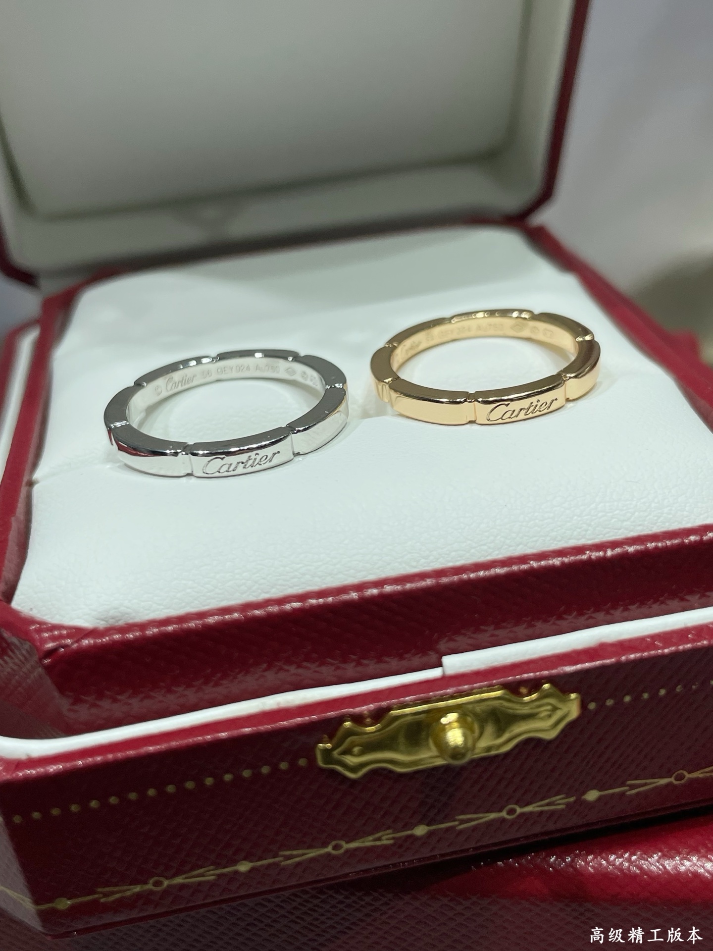  V金材质 。卡地亚猎豹系列七格光金戒指💍 码数：56789。最受欢迎的一款戒指💍💋💄 永恒经典 近年来