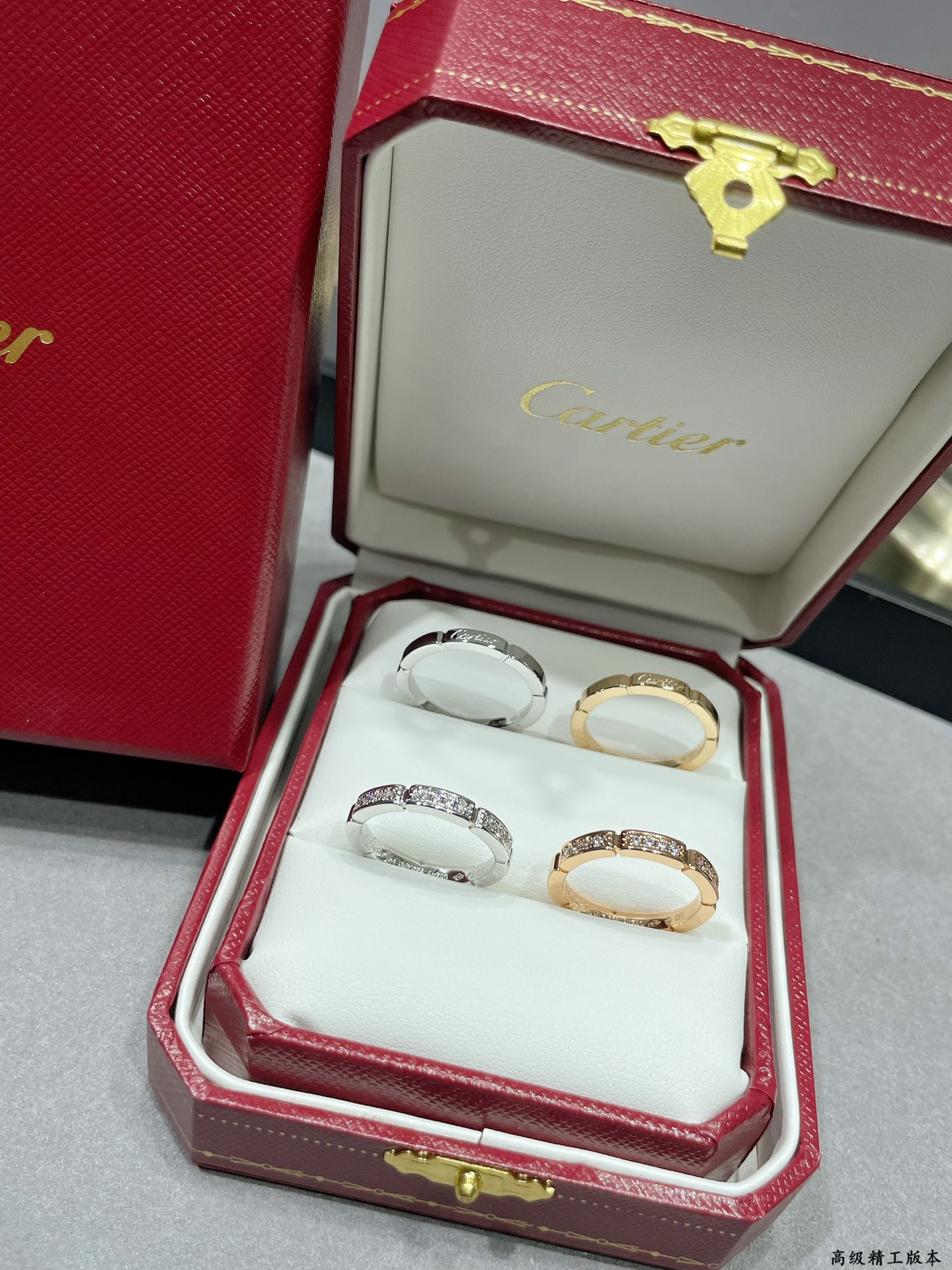  V金材质 。卡地亚猎豹系列七格光金戒指💍 码数：56789。最受欢迎的一款戒指💍💋💄 永恒经典 近年来