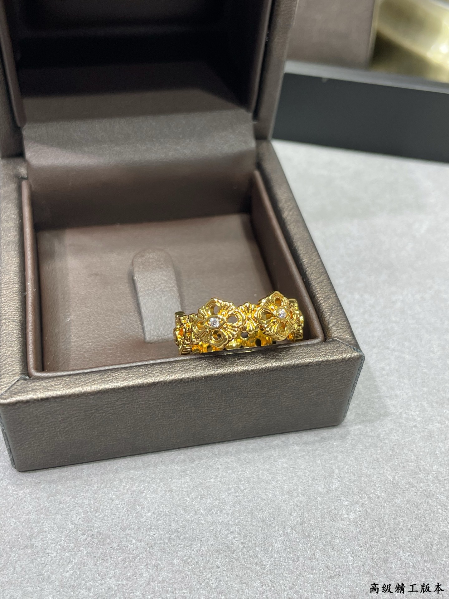  V金材质 （码数5678）布契拉提歌剧院小雏菊戒指💍现货 我的爱藏于心💓 却形于色🌈🔥高品质 k金工艺