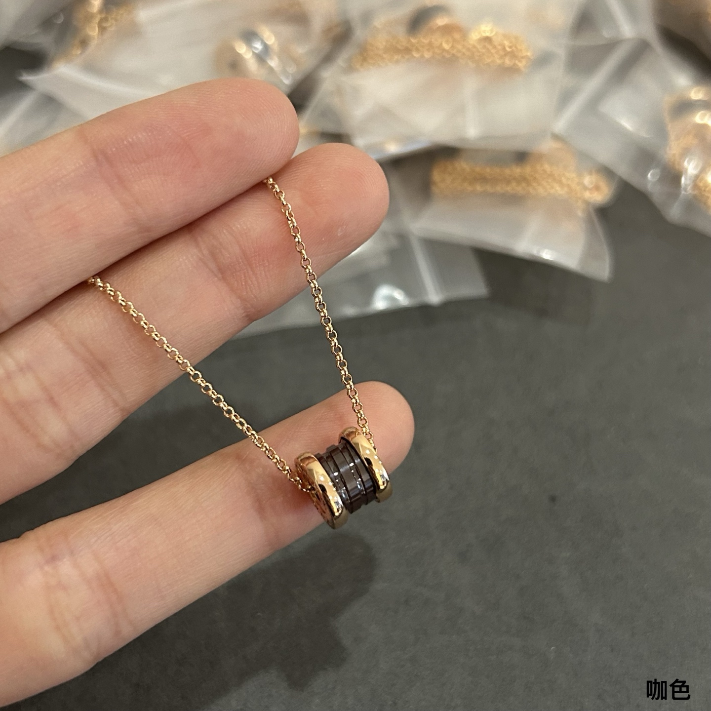  宝格丽小号咖啡色陶瓷项链到货了，