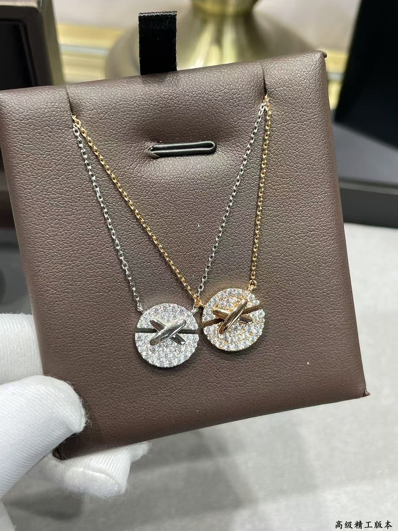 Liens Collection: Modern Jewelry for Women Inspired by Connection and Fate - 图片 4