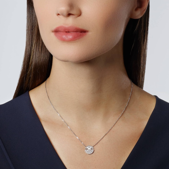 Liens Collection: Modern Jewelry for Women Inspired by Connection and Fate