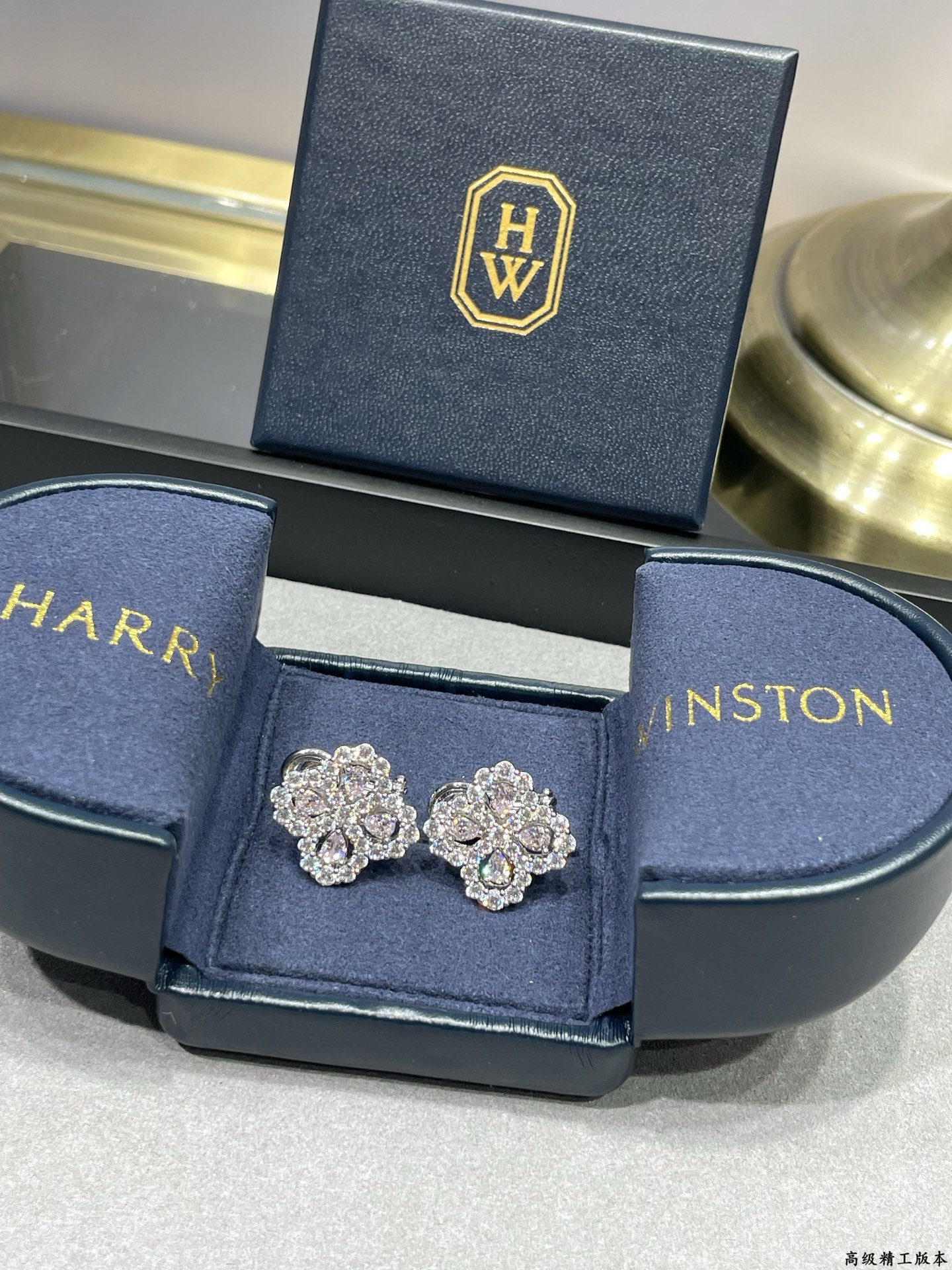 V金材质 （粉钻）海瑞温斯顿满钻四叶草耳拍# Diamond Links系列钻石耳拍，她的一颦一笑，优雅