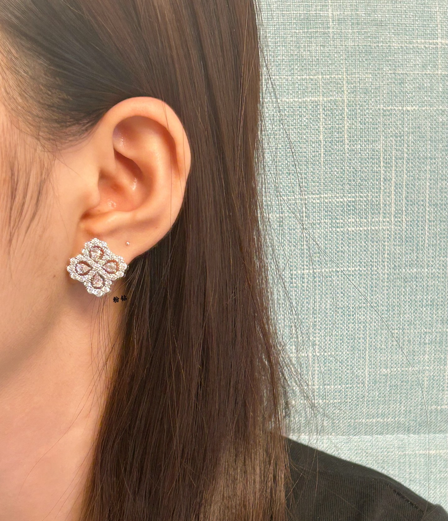 V金材质 （粉钻）海瑞温斯顿满钻四叶草耳拍# Diamond Links系列钻石耳拍，她的一颦一笑，优雅