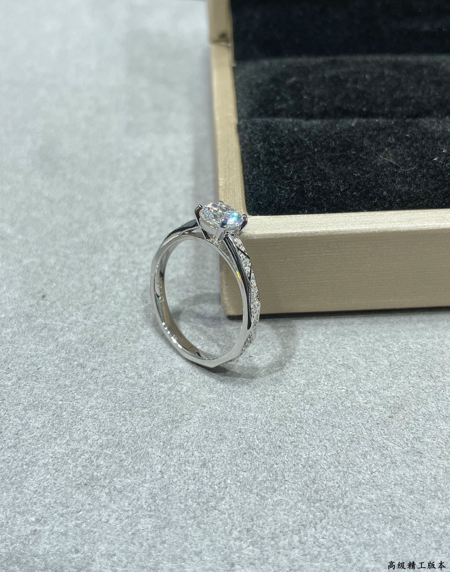  彩宝：9️⃣2️⃣5️⃣市场最精工 （实价） 1克拉四爪棱角带钻戒指💍 💎💎 码数：5678。栩栩如生