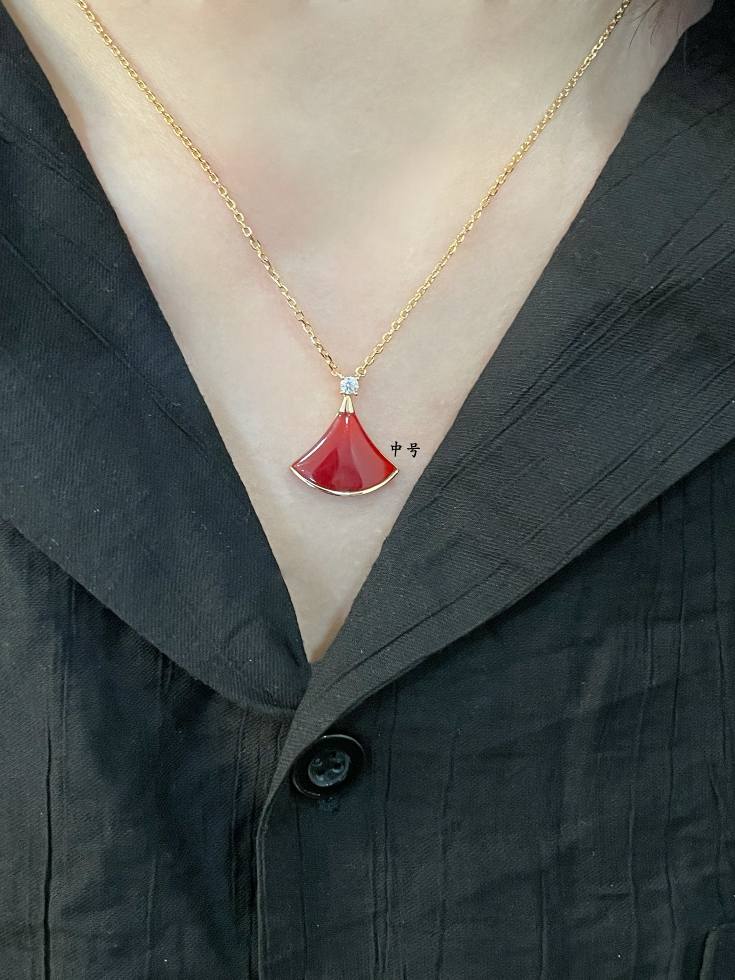  V金材质  高级精工版。宝格丽经典款中号扇形小裙子项链 🌹高级原版扣 原版刻字 美腻 小 裙子 👗di