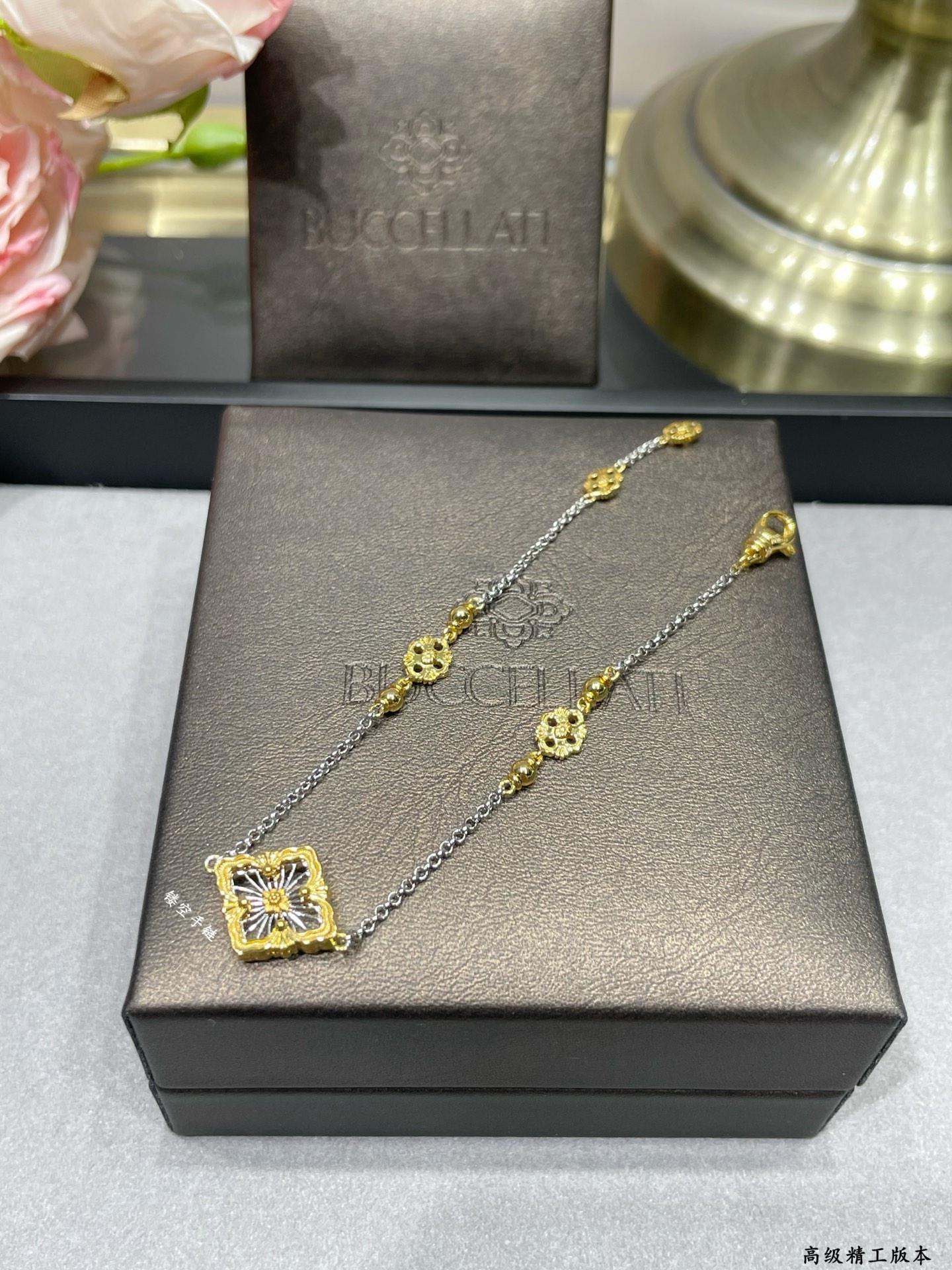 Luxurious Gold Twisters: Unique Silk-Carving Process for Geometric Diamond Engraving with Sparkling Air - 图片 4