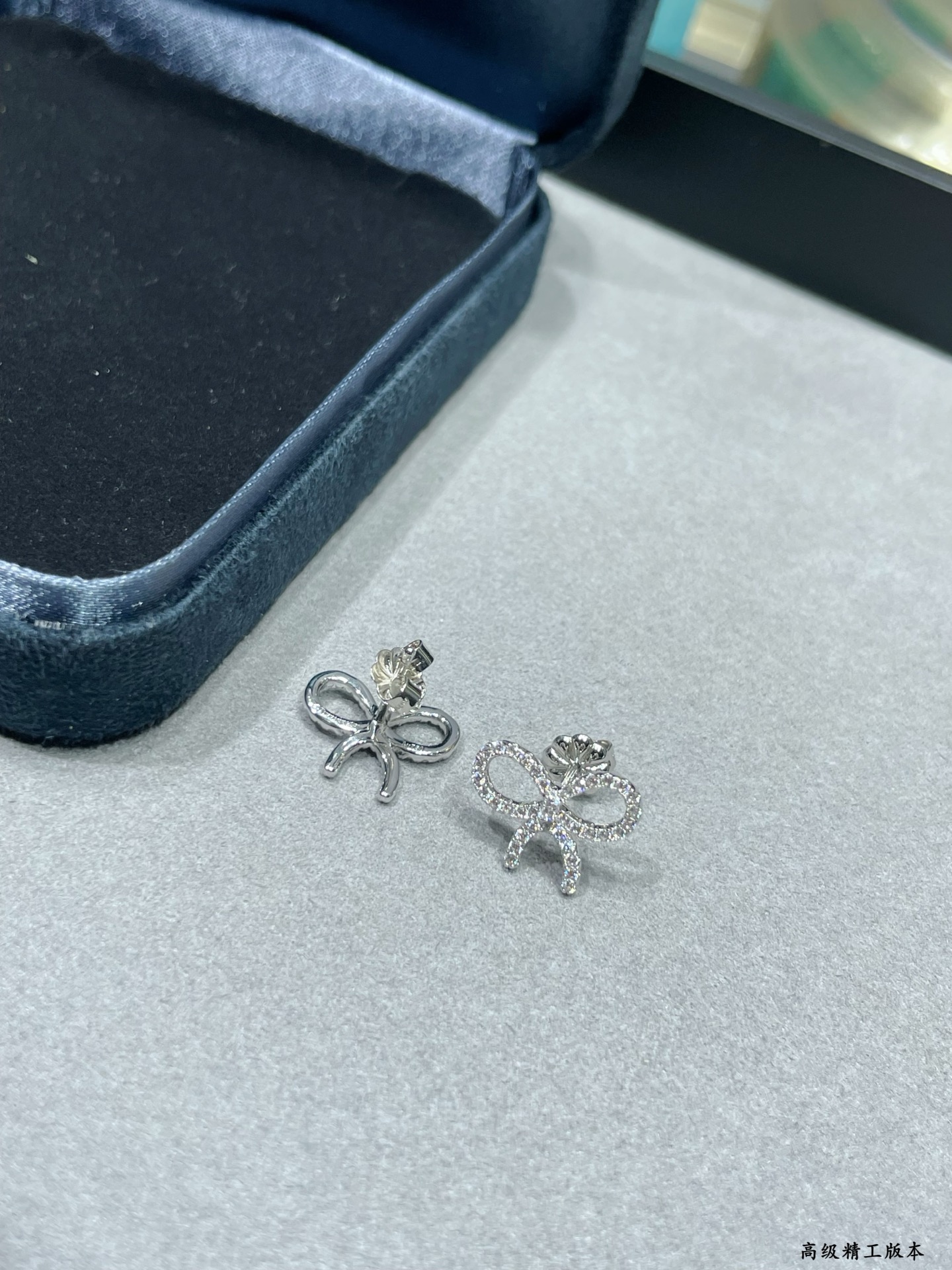 “Gold Tiffany Butterfly Earrings: Elegant Design for Aesthetic Beauty” - 图片 8