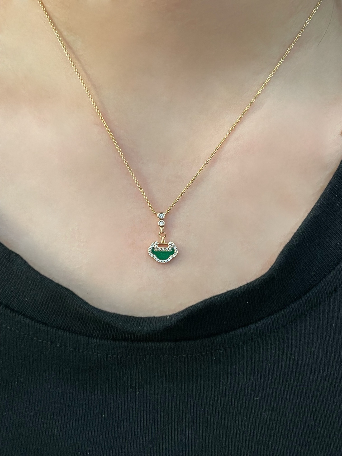 Title: P450 V-Goldenium Unicorn Necklace Summary Summary: Handmade unicorn necklace with unique design, high-quality materials, and vibrant colors for a fashionable look. - 图片 2