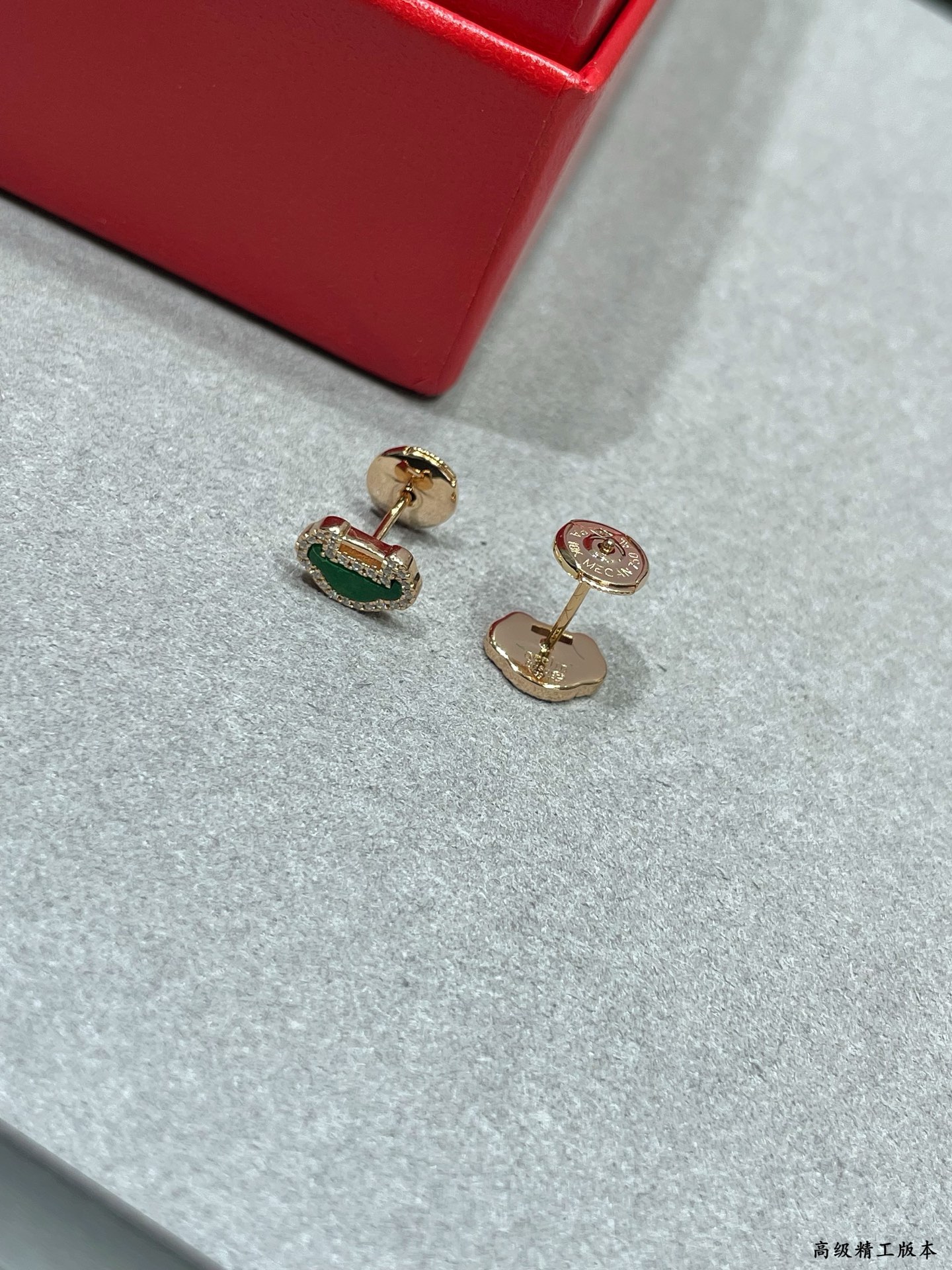  V金材质✨  麒麟mini如意耳钉（孔雀绿）✨时尚与传统相结合的一款💓不会满大街撞款的小精品，非常夺目