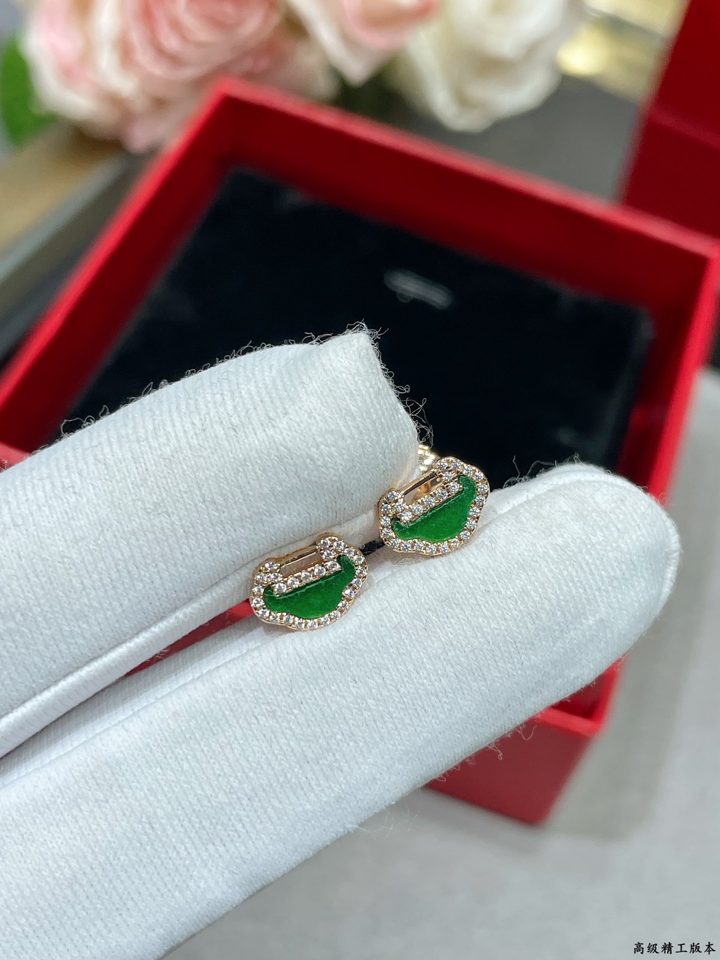  V金材质✨  麒麟mini如意耳钉（孔雀绿）✨时尚与传统相结合的一款💓不会满大街撞款的小精品，非常夺目