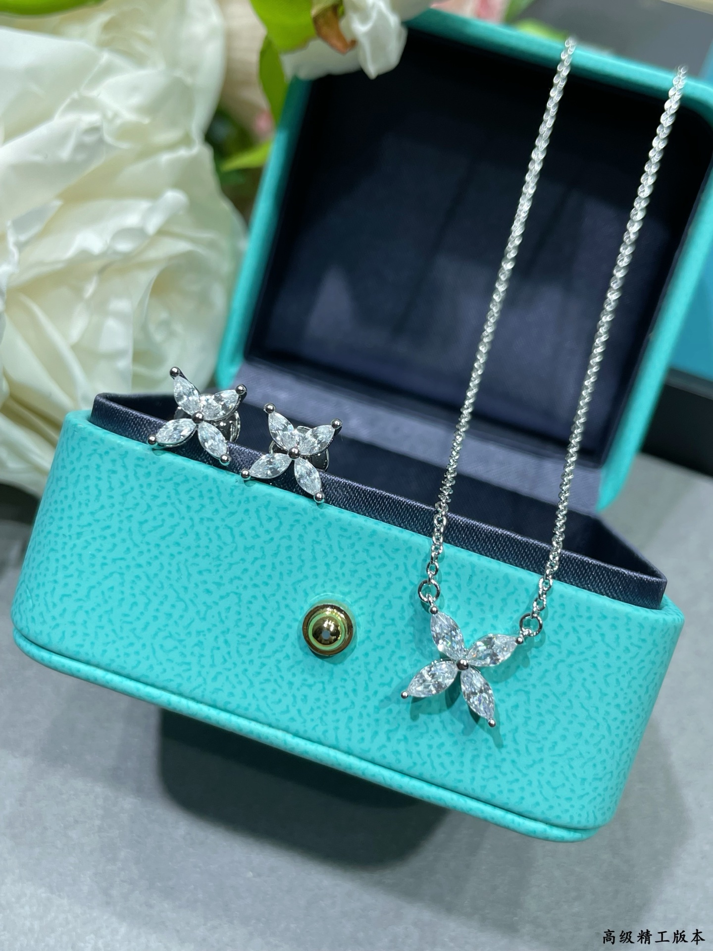 女神系列 蒂芙尼马眼耳钉，优雅气质款，性价比超高 市面最高版本，通体925纯银。做工细腻到位 有图有真相