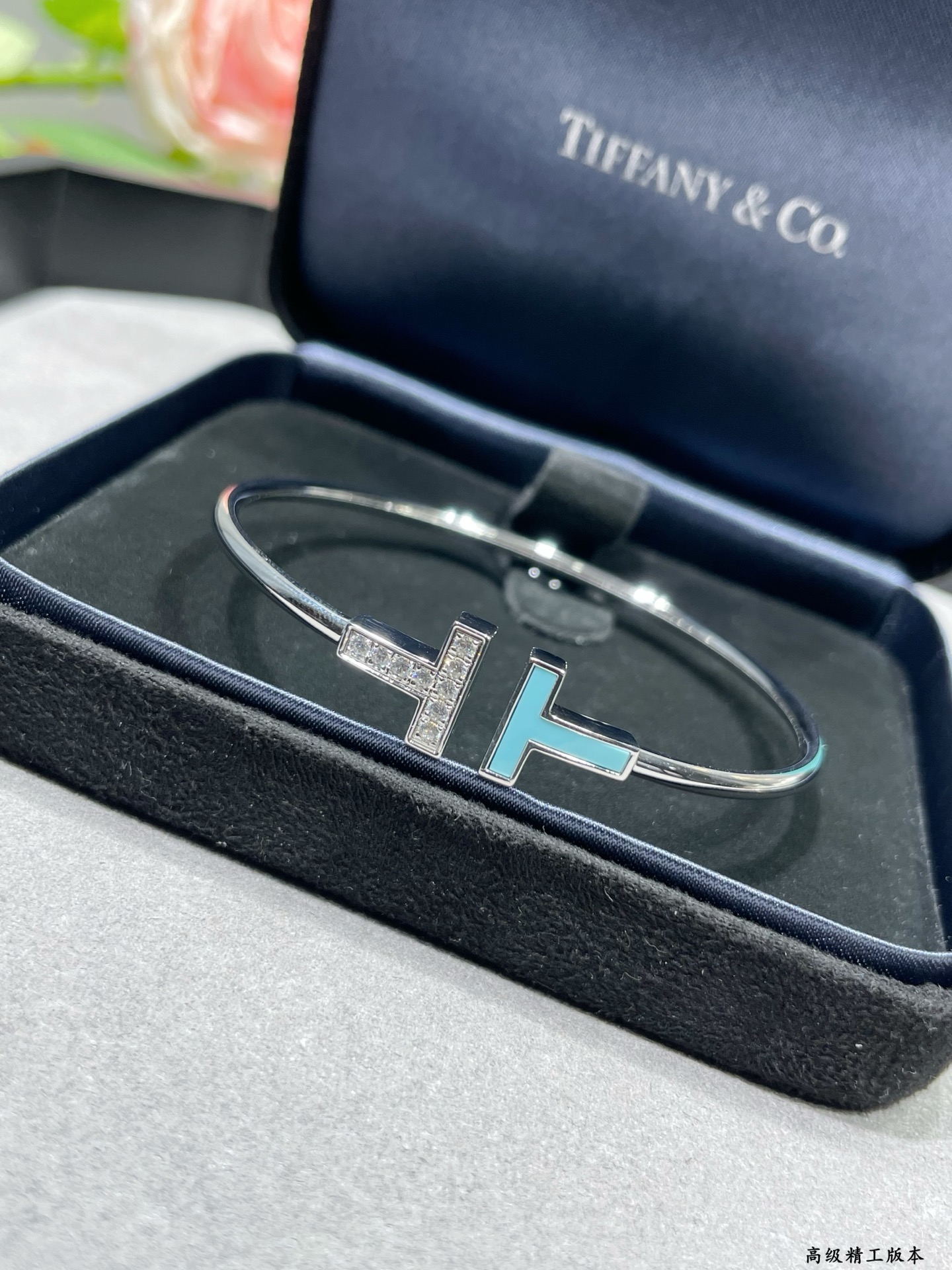 V金材质 官网开版 CNC对版，细节更完美🌹蒂芙尼CNC双T手镶钻高级贝母手镯，最高版本。T Squar