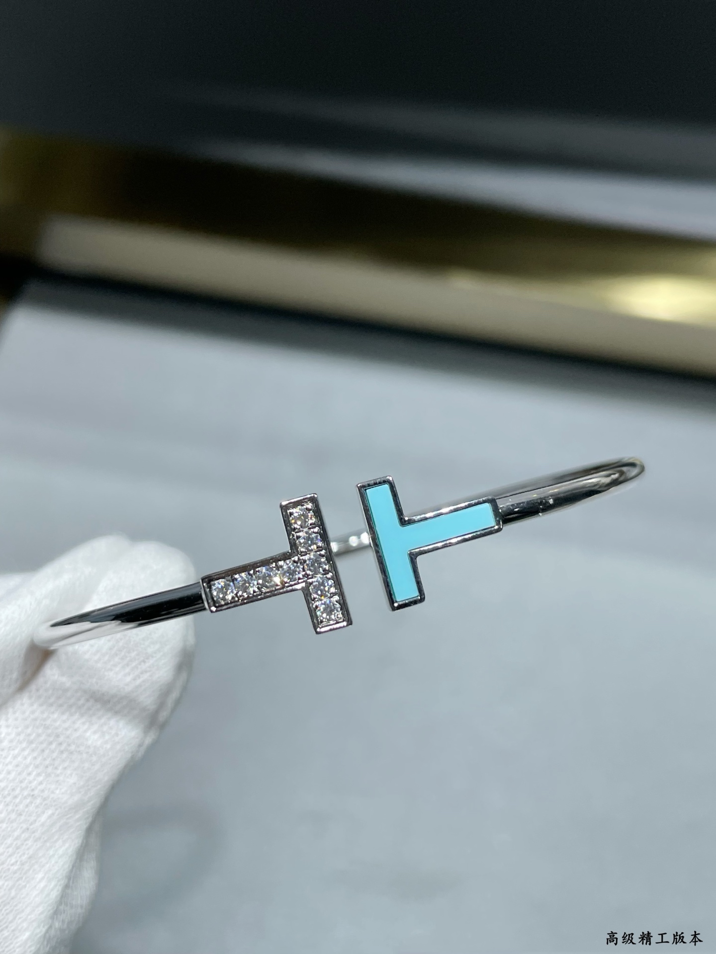 V金材质 官网开版 CNC对版，细节更完美🌹蒂芙尼CNC双T手镶钻高级贝母手镯，最高版本。T Squar