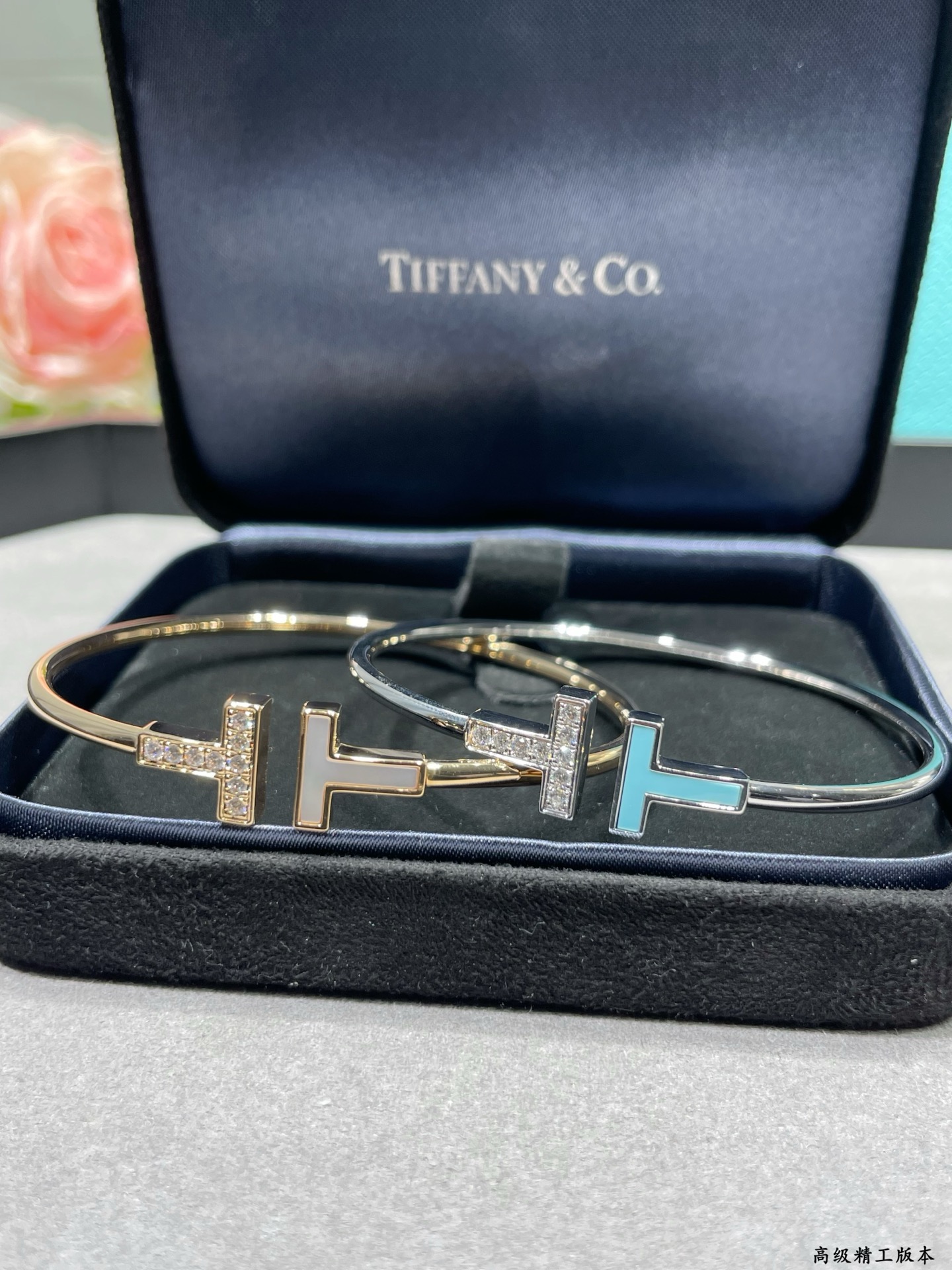 V金材质 官网开版 CNC对版，细节更完美🌹蒂芙尼CNC双T手镶钻高级贝母手镯，最高版本。T Squar