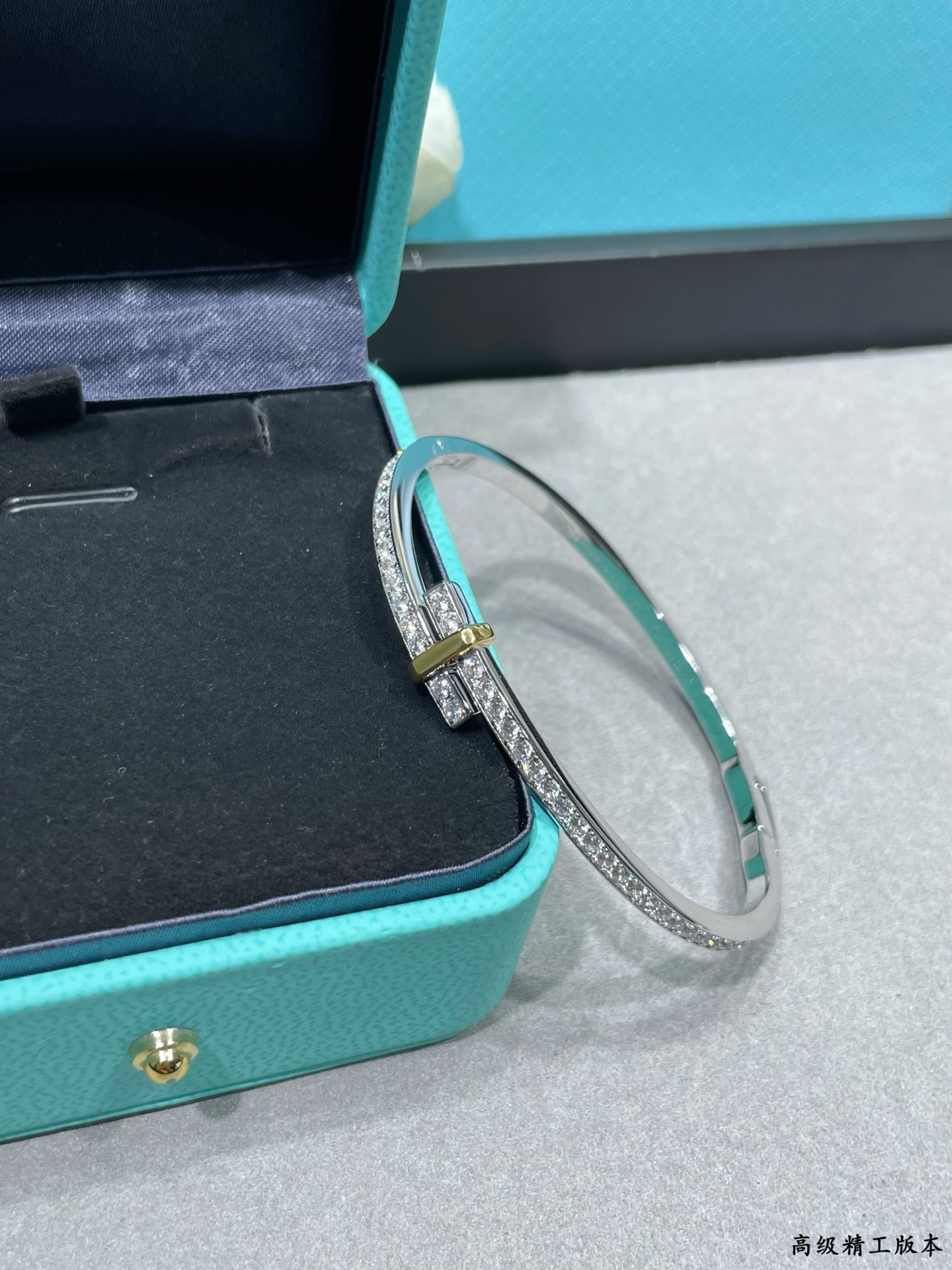 Tiffany & Co. 分色电镀码数：16 17 蒂芙尼圆形分色手镯