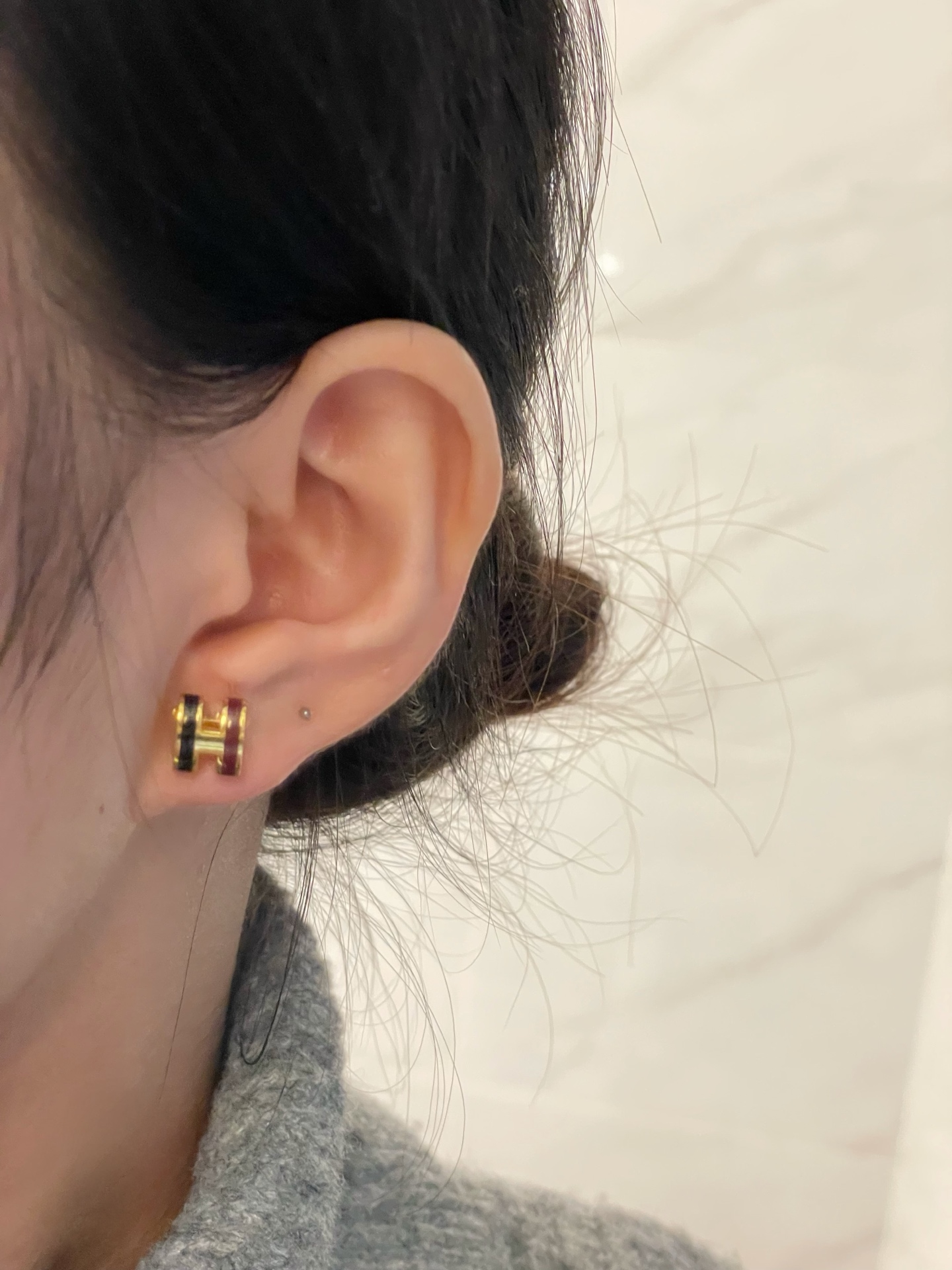 Hermes Mini Pop H earrings Gold-tone metal with burgundy and black enamel One Size
