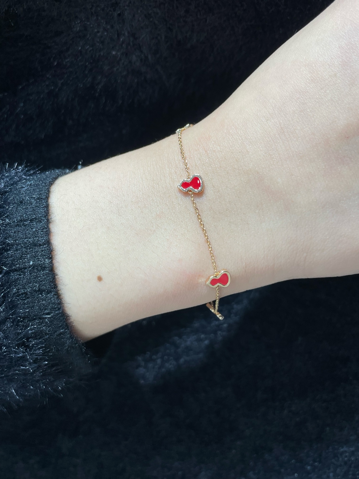Qeelin Wulu bracelet 18K rose gold with red enamel variant with diamond-paved wulu charm 18cm