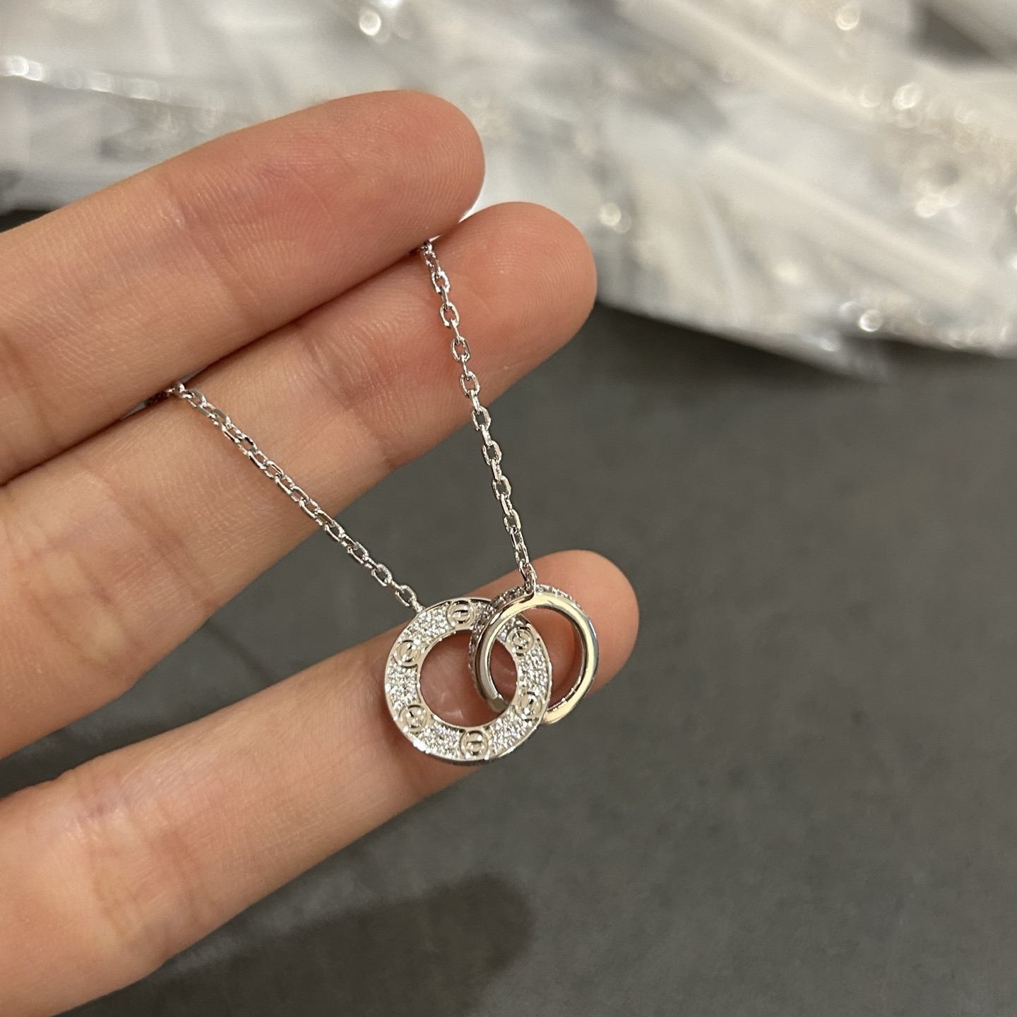 El collar Cartier CNC de doble anillo redondo y plano ha llegado, 5140270