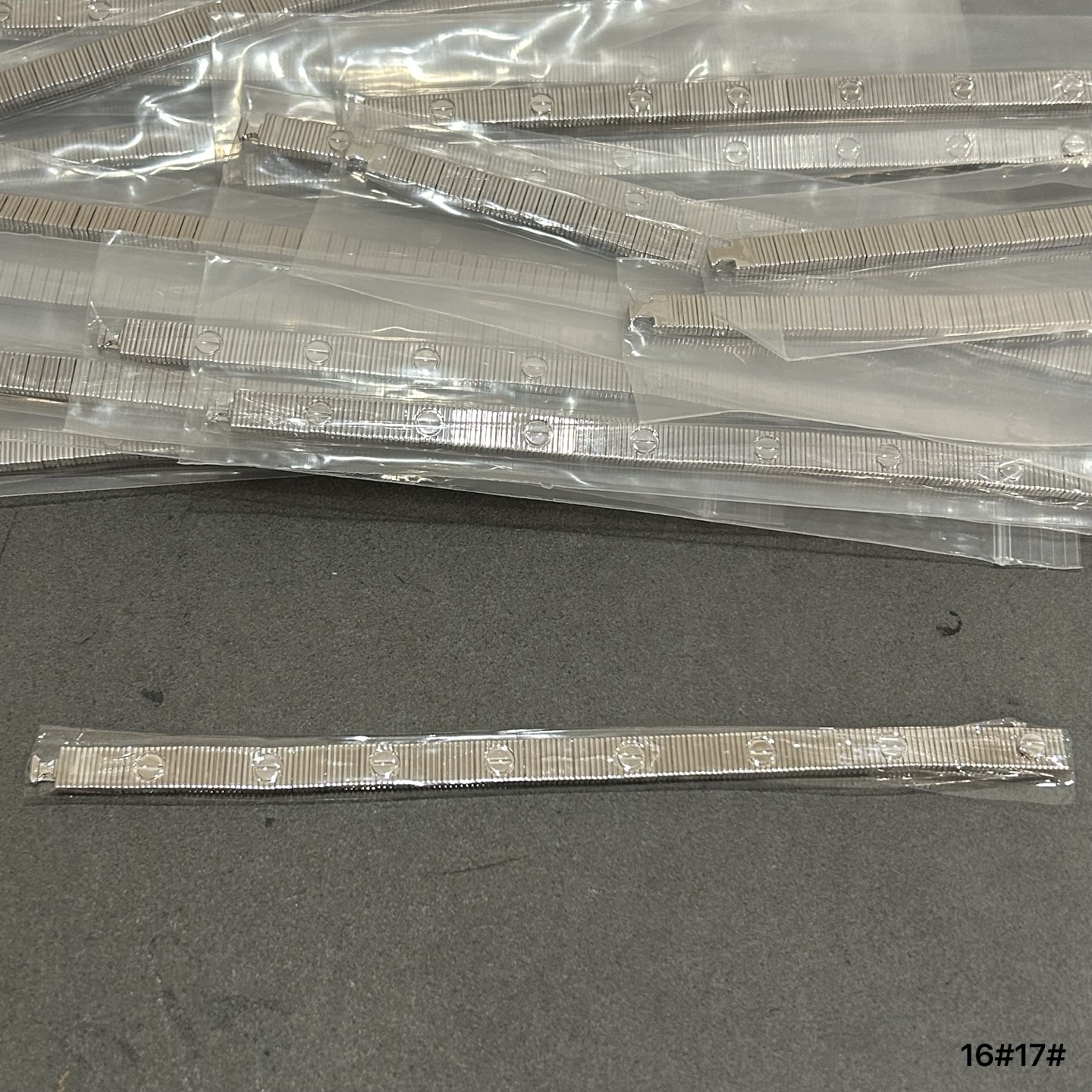 卡地亚宽版线条手链17码到货了