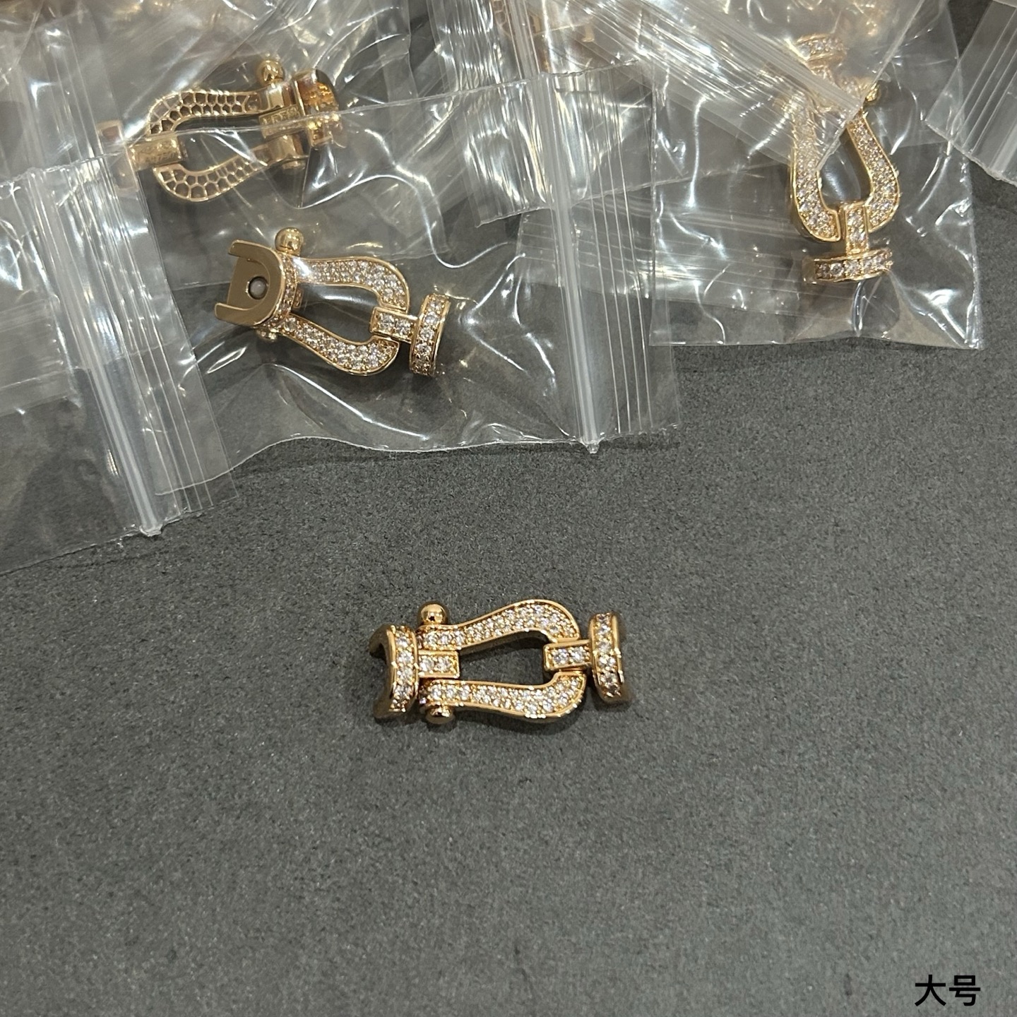 费雷大号搭扣满钻扣头已到货，5140210