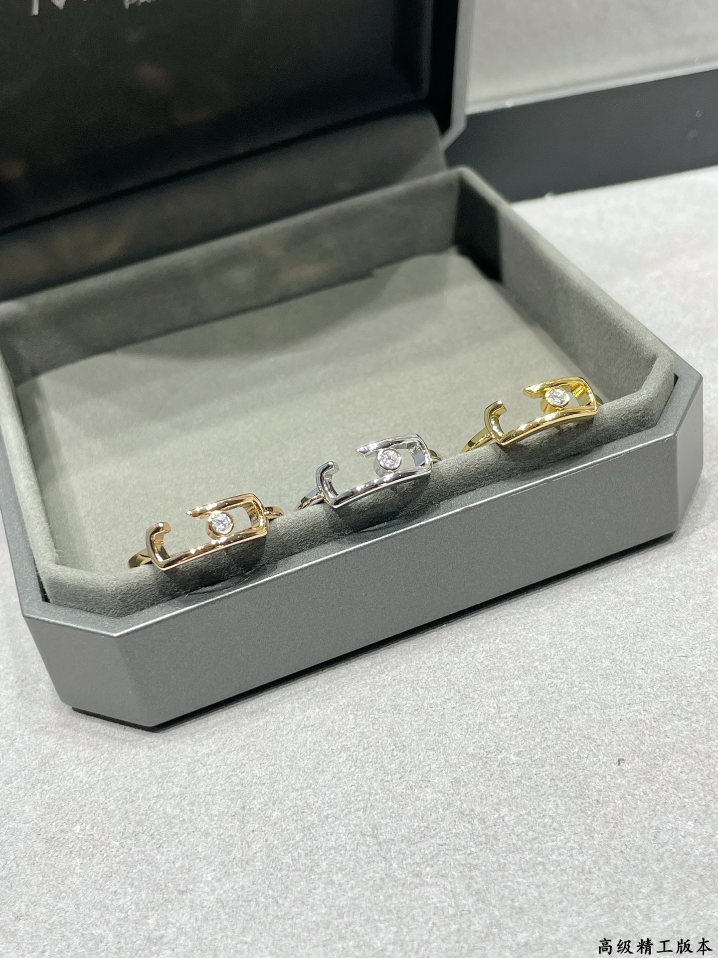 V金材质  梅西卡半圈光面戒指💍码数（678）三色齐全 最经典的move系列，有着很美好的寓意，代表着“