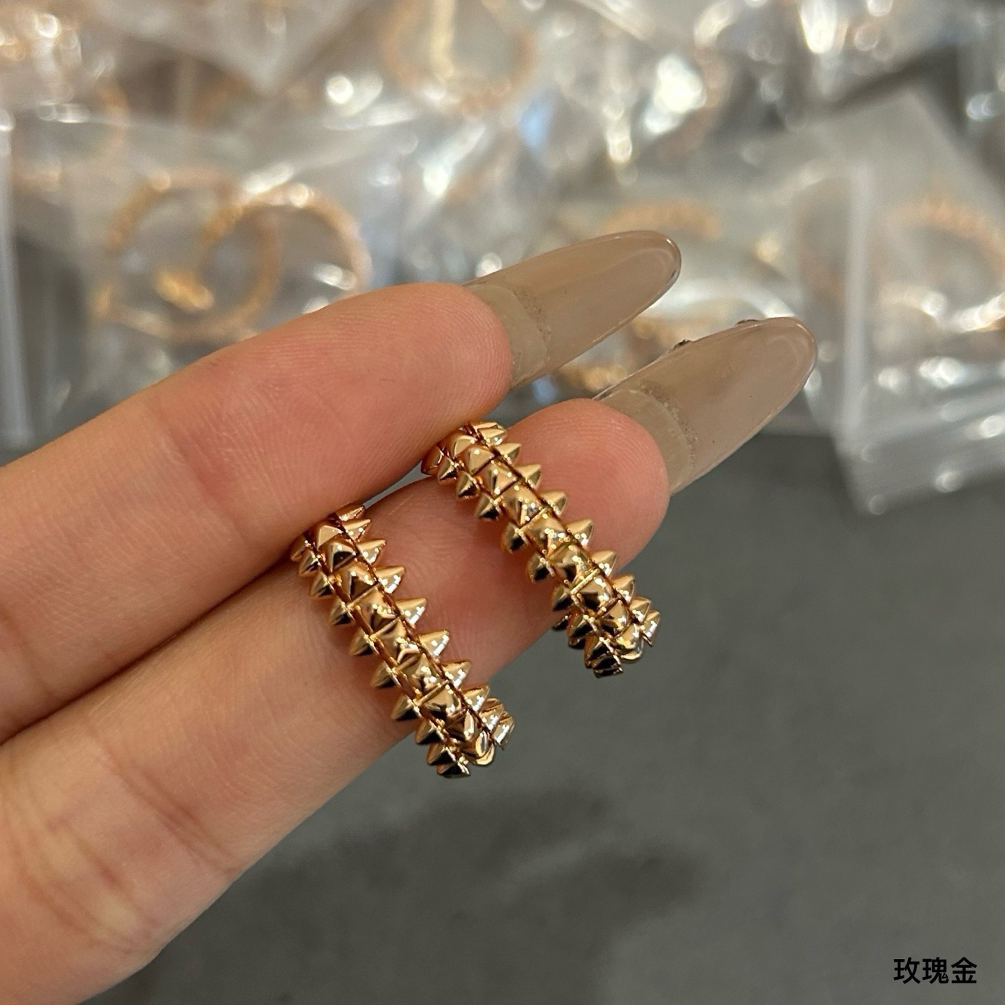 卡地亚子弹头耳钉到货了