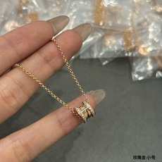 V金 宝格丽小号两边钻弹簧项链到货了 V金 宝格丽小号两边钻弹簧项链到货了