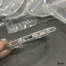 V金 VCA窄版万花筒手镯到货了 V金 VCA窄版万花筒手镯到货了