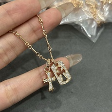 V金 克罗心十字架➕方牌项链到货了, V金 克罗心十字架➕方牌项链到货了,