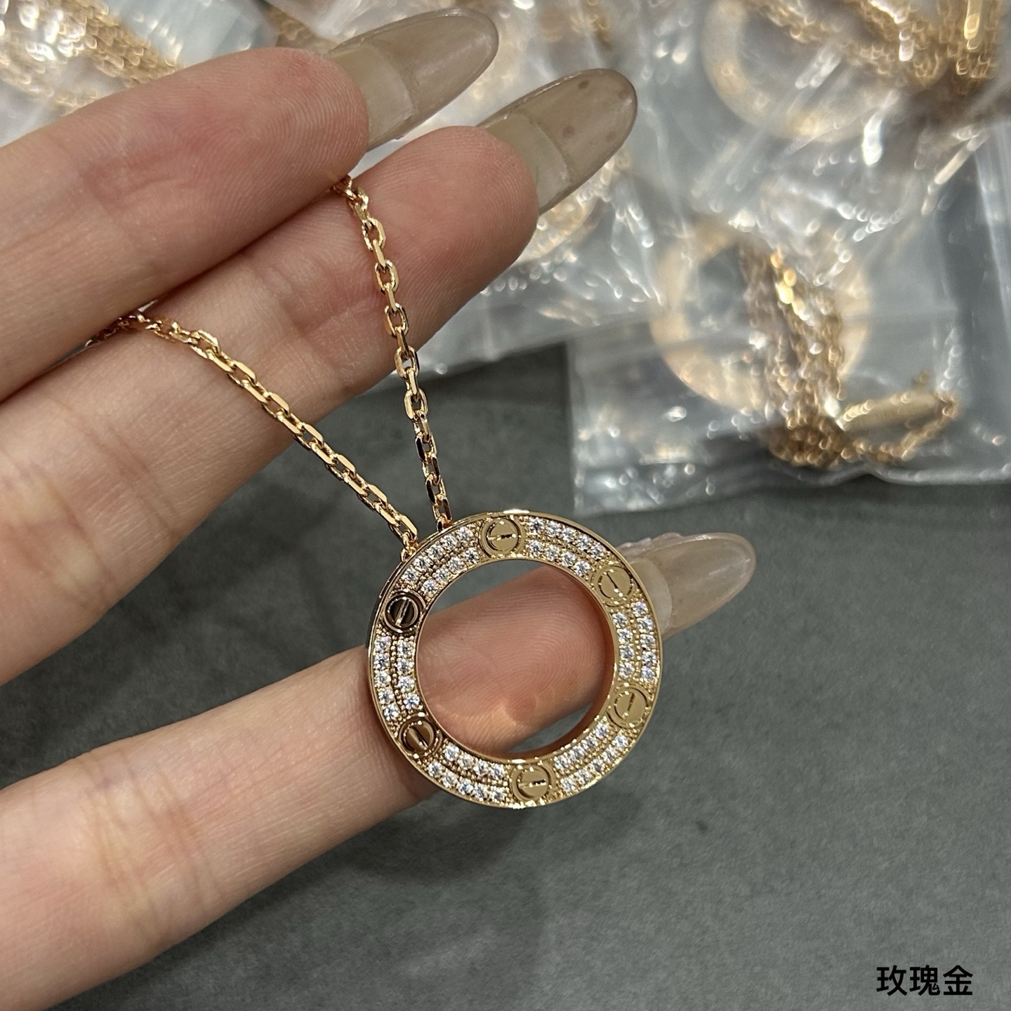 V金 卡地亚满钻大饼项链到货了 V金 卡地亚满钻大饼项链到货了