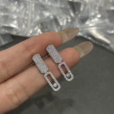V金 梅西卡双排灵动满钻耳钉到货了 V金 梅西卡双排灵动满钻耳钉到货了