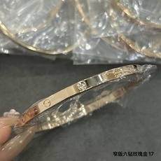 V金 卡地亚窄版六钻手镯到货了 V金 卡地亚窄版六钻手镯到货了