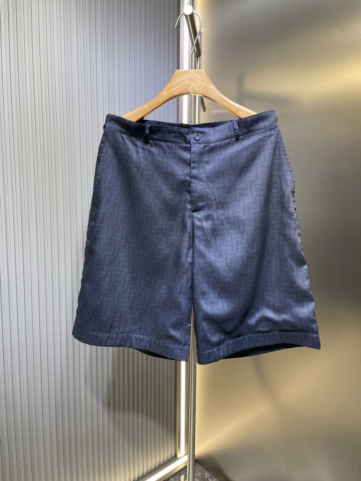 Pantalones cortos Fendi de FF integral, tejido de lyocell personalizado, fino y suave, cómodo al tacto, con un tono azu…