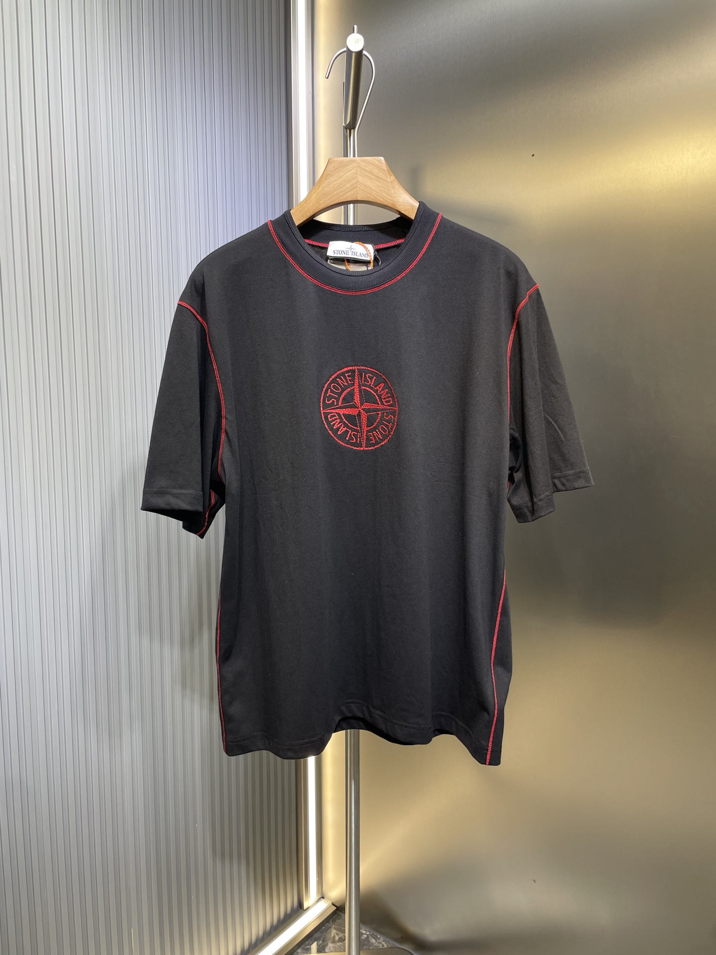 Stonelsland Camiseta de manga corta con bordado de insignia, tela personalizada de lino y algodón negro elegante, fina …