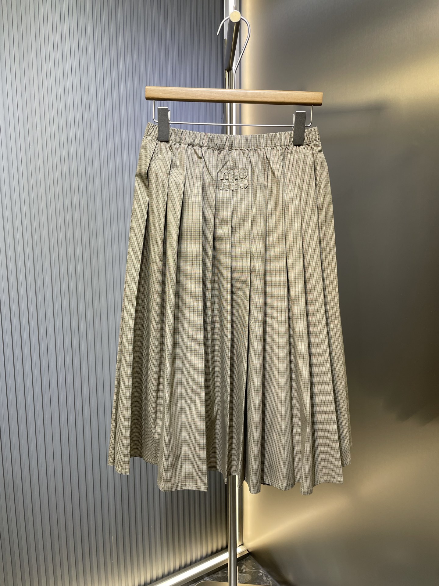 🆕mium*25Ss nueva falda plisada de cuadros retro y elegante con logotipo para primavera temprana. ¡Desarrollo original!…