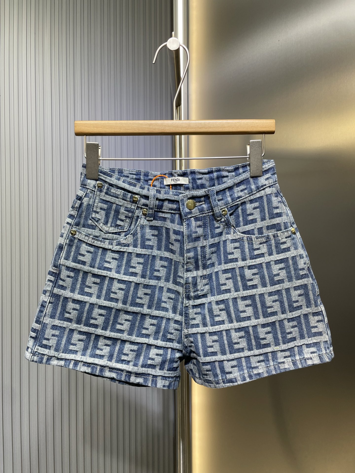 FENDI (Fendi) 25SS Jeans vaqueros con estampado integral jacquard, los mismos que lleva Zhang Ruoyun. Jeans con estampa…